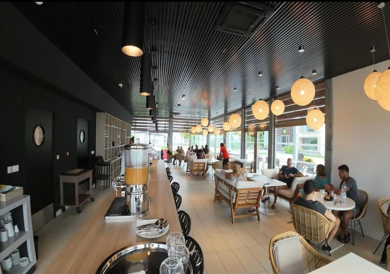 Ibis Styles Mayotte Aeroport Pamandzi Exterior photo