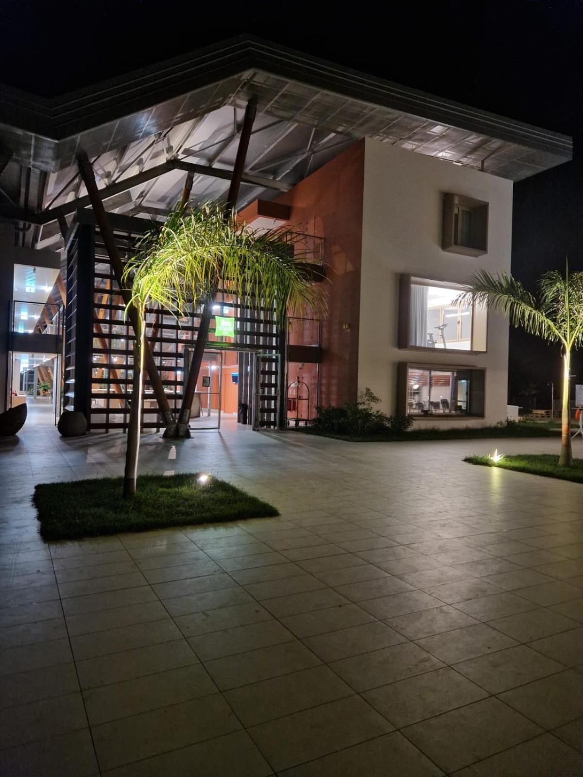 Ibis Styles Mayotte Aeroport Pamandzi Exterior photo